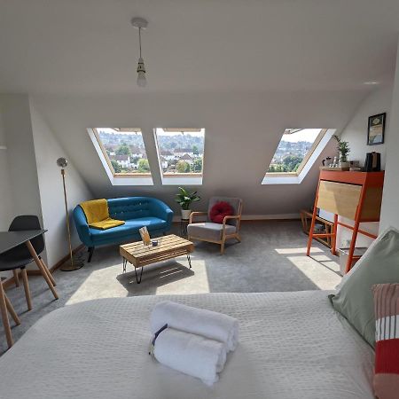 *Large Unique Retro Private Attic & Bathroom* Okręg wyborczy Hove Zewnętrze zdjęcie