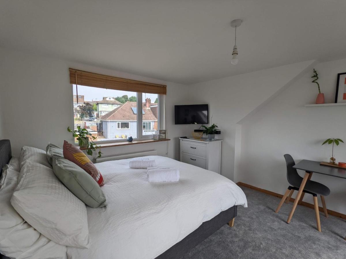 *Large Unique Retro Private Attic & Bathroom* Okręg wyborczy Hove Zewnętrze zdjęcie