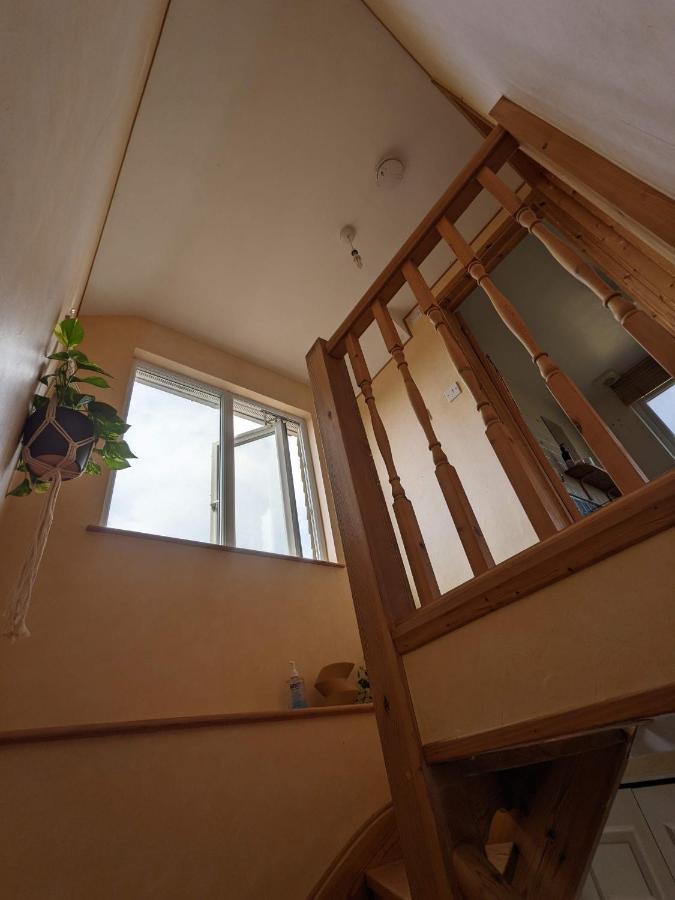 *Large Unique Retro Private Attic & Bathroom* Okręg wyborczy Hove Zewnętrze zdjęcie