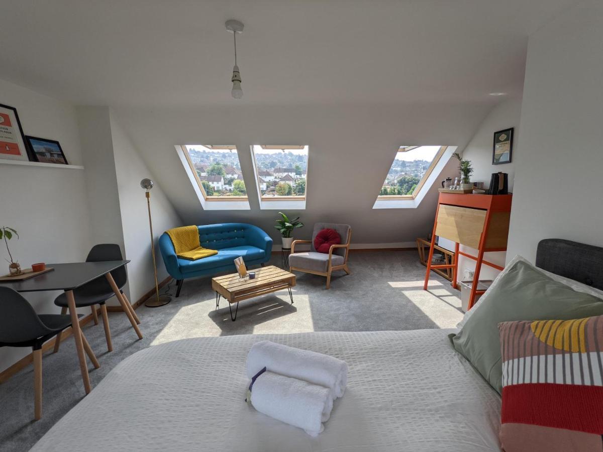 *Large Unique Retro Private Attic & Bathroom* Okręg wyborczy Hove Zewnętrze zdjęcie
